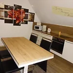 Lan *