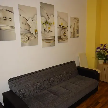 Lan Apartament *